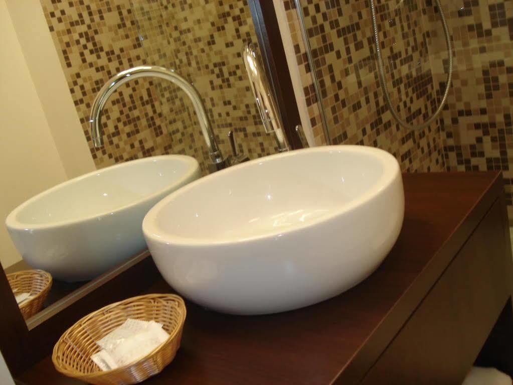 Eden Boutique Accommodation Bucarest Esterno foto