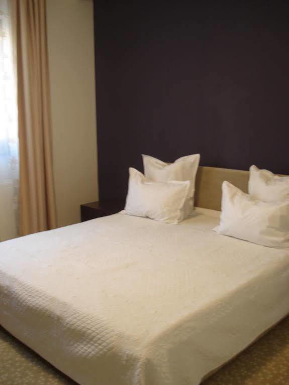 Eden Boutique Accommodation Bucarest Esterno foto